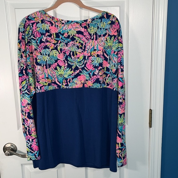 Lilly Pulitzer Finn top oyster Bay navy seen and heard size extra large - Picture 3 of 4